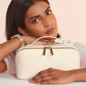 boutique open flat accessory case