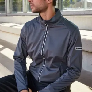 men’s sports softshell jacket